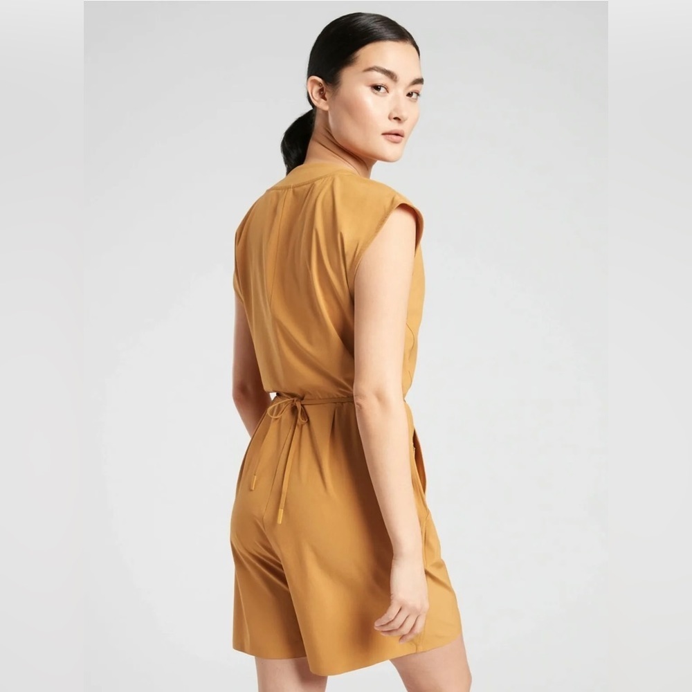 ATHLETA ~ Marlow Romper in Tuscan Gold ~ Sustainable Recycled Poly ~ Size XXS - Picture 4 of 4